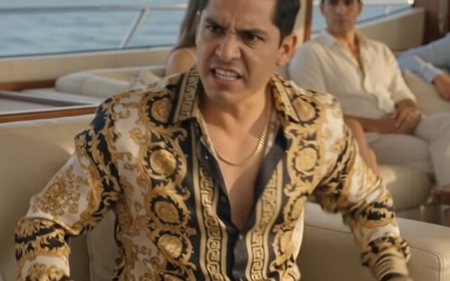 El Dueño Millonario de la Herencia: La Lección Definitiva en el Yate de Lujo